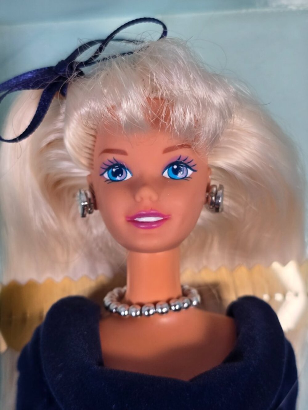1995 Avon Exclusive Winter Velvet Barbie Doll First In Series New Open Box Read - Picture 4 of 7
